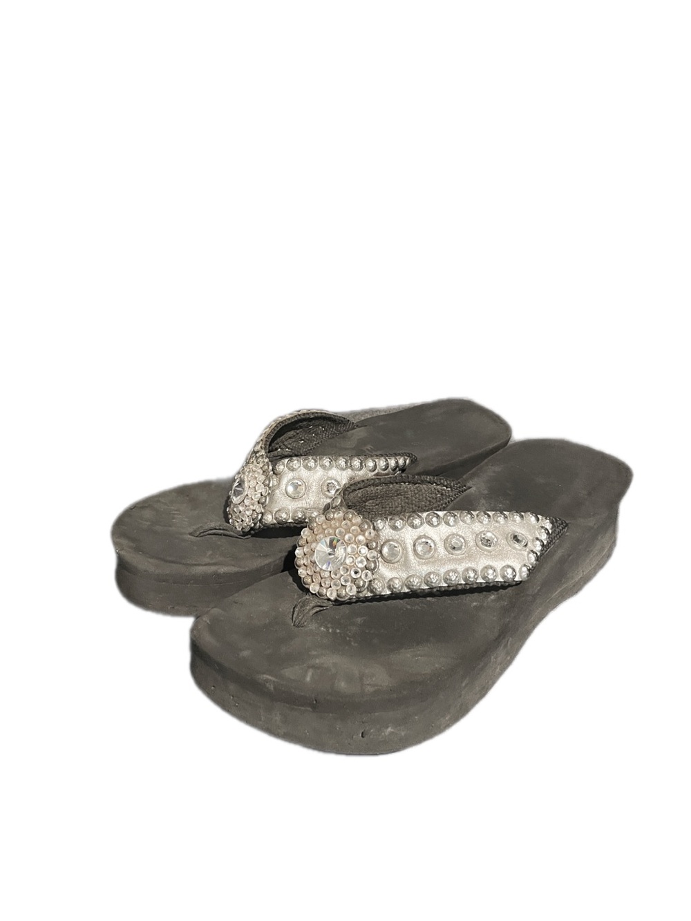 Gypsy Soule Western-style flip-flops, silver and black with platform